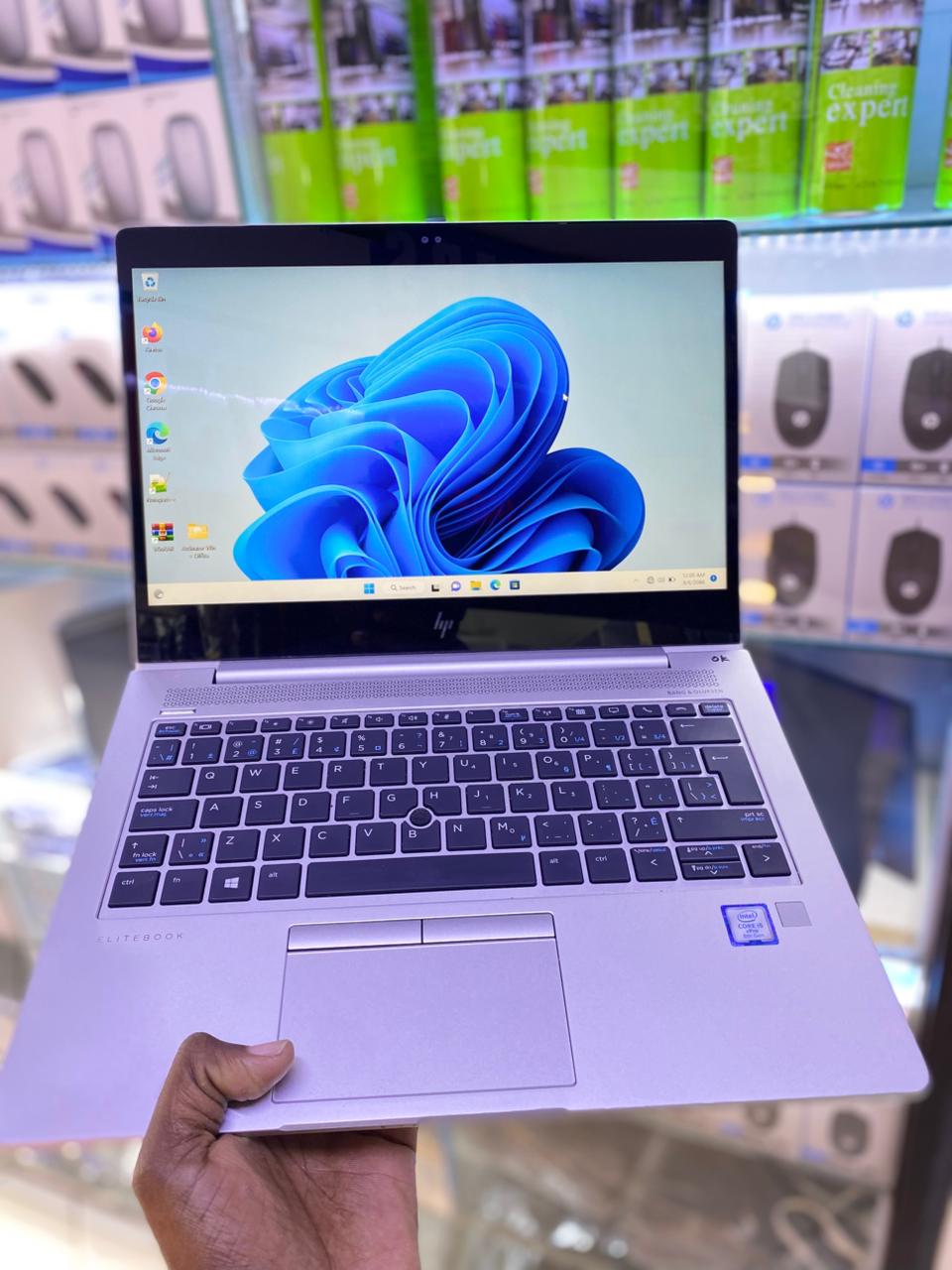 Hp EliteBook 830 G5/6 Intel Core i5 8Th generation Refurbished laptop 8GB RAM & 256 GB SSD Storage Touch Screen FHD BANG & Olufsen Speaker with backlight Keyboard and Fingerprint sensor