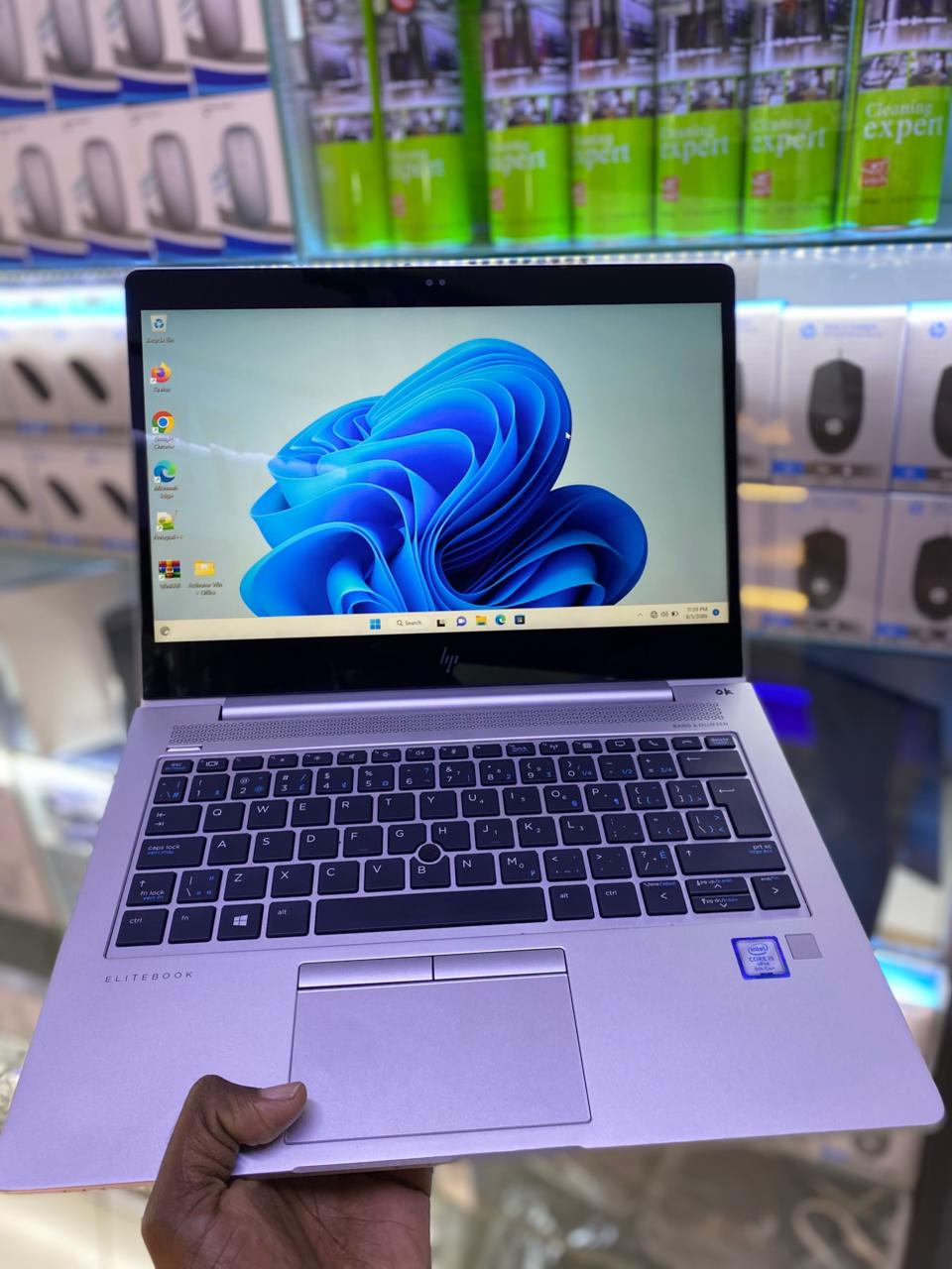 Hp EliteBook 830 G5/6 Intel Core i5 8Th generation Refurbished laptop 8GB RAM & 256 GB SSD Storage Touch Screen FHD BANG & Olufsen Speaker with backlight Keyboard and Fingerprint sensor