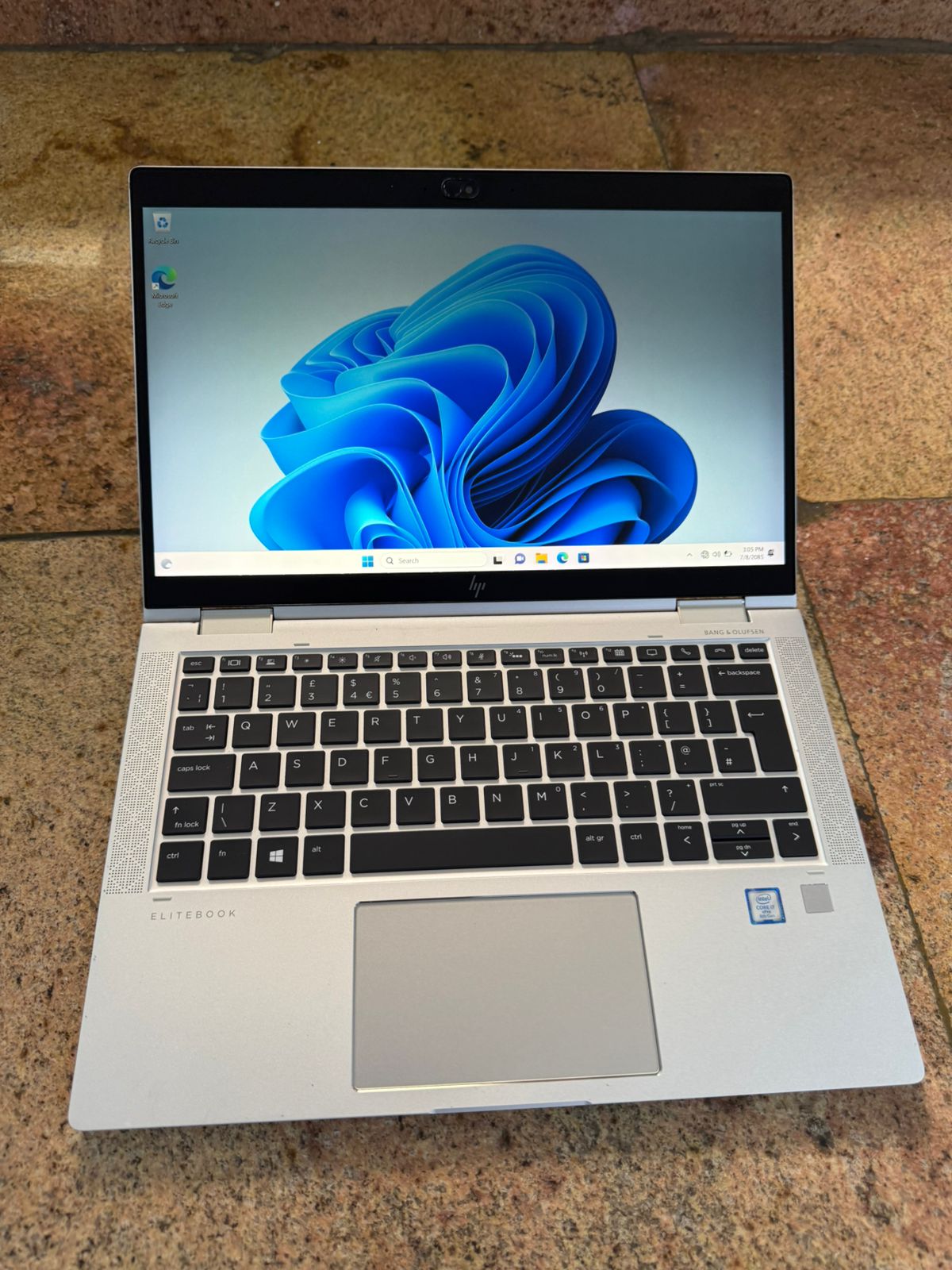 HP EliteBook 1030 G3/4 Touch Screen Convertible laptop X360-Intel Core i7 8th Gen-16GB RAM-512GB SSD 13.3 Inch-Refurbished with backlight Keyboard and fingerprint sensor