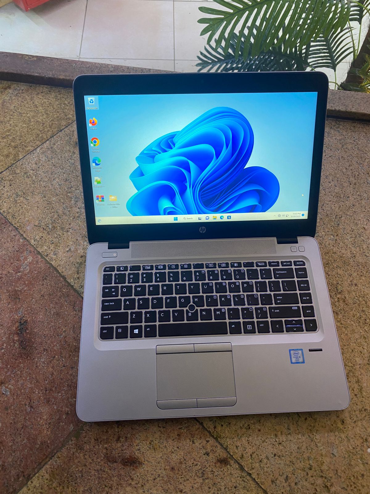 HP EliteBook 820 G3 Intel Core I5 6th generation Touch Screen 8GB-256GB SSD Silver-12.6 Inch Refurbished
backlight Keyboard with free laptop Bag free Mouse