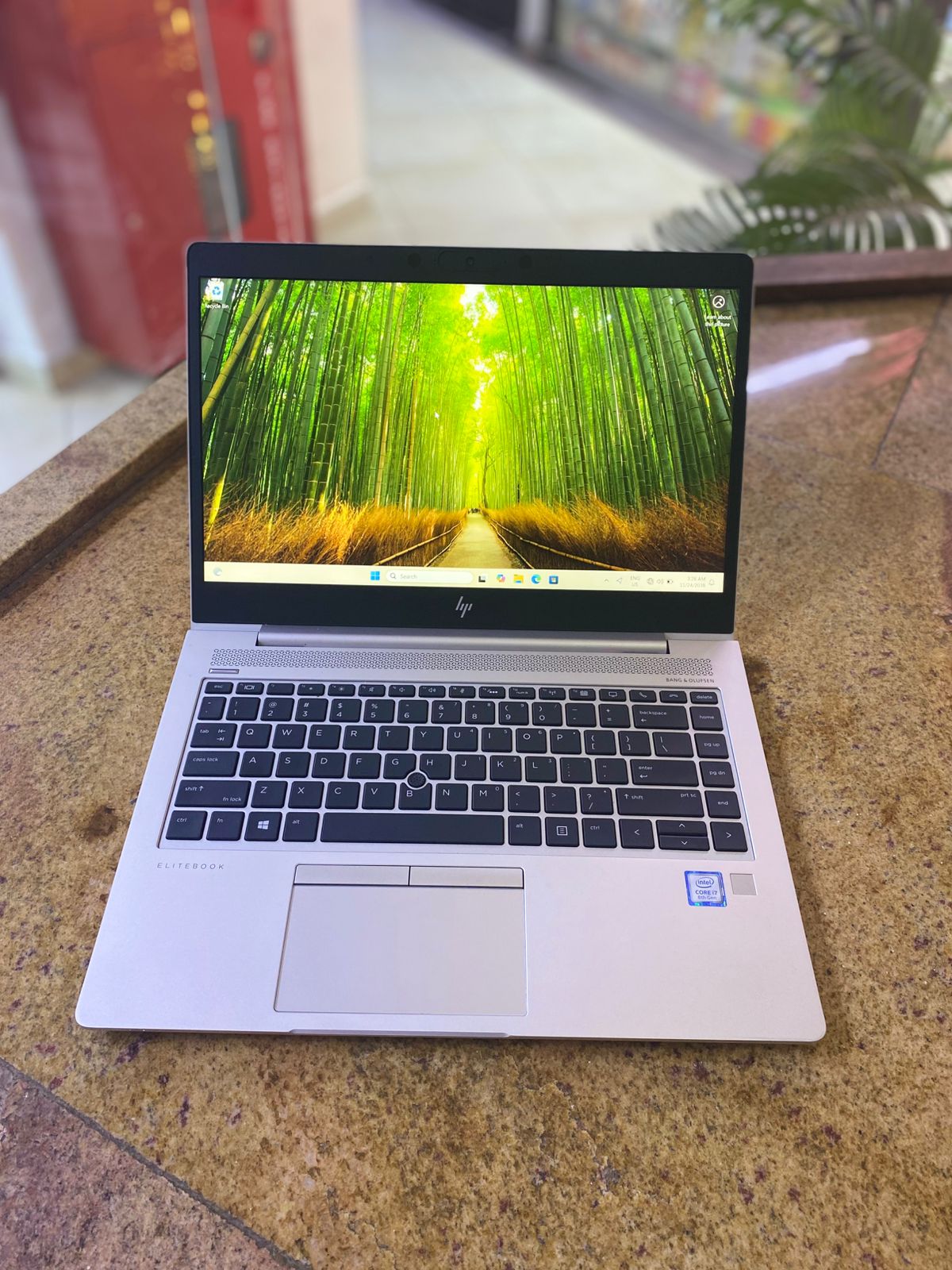 Hp EliteBook 840 G5/6 Intel Core i7 8th generation Touch Screen 14 inches 16GB RAM & 512GB SSD Storage with 2GB Graphics dedicated Radeon 550X Series BANG & Olufsen speaker with fingerprint sensor