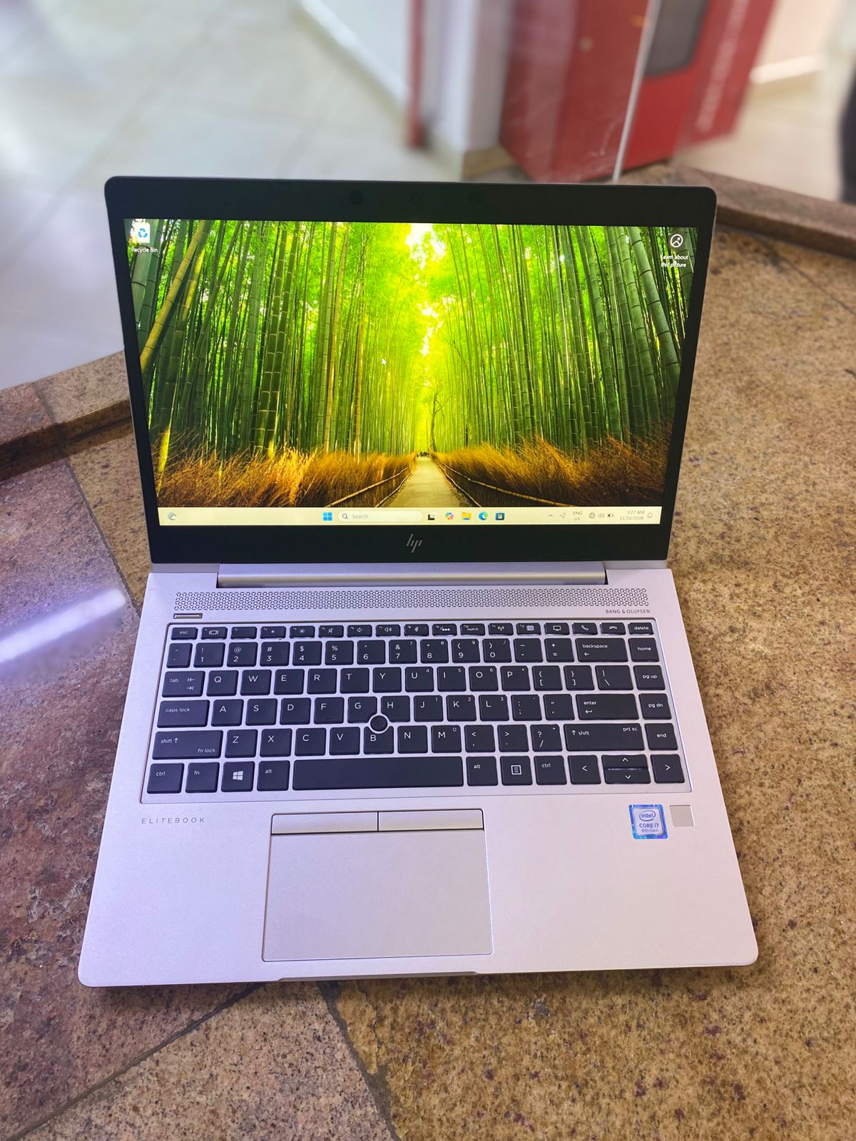 Hp EliteBook 840 G5/6 Intel Core i7 8th generation Touch Screen 14 inches 16GB RAM & 512GB SSD Storage with 2GB Graphics dedicated Radeon 550X Series BANG & Olufsen speaker with fingerprint sensor