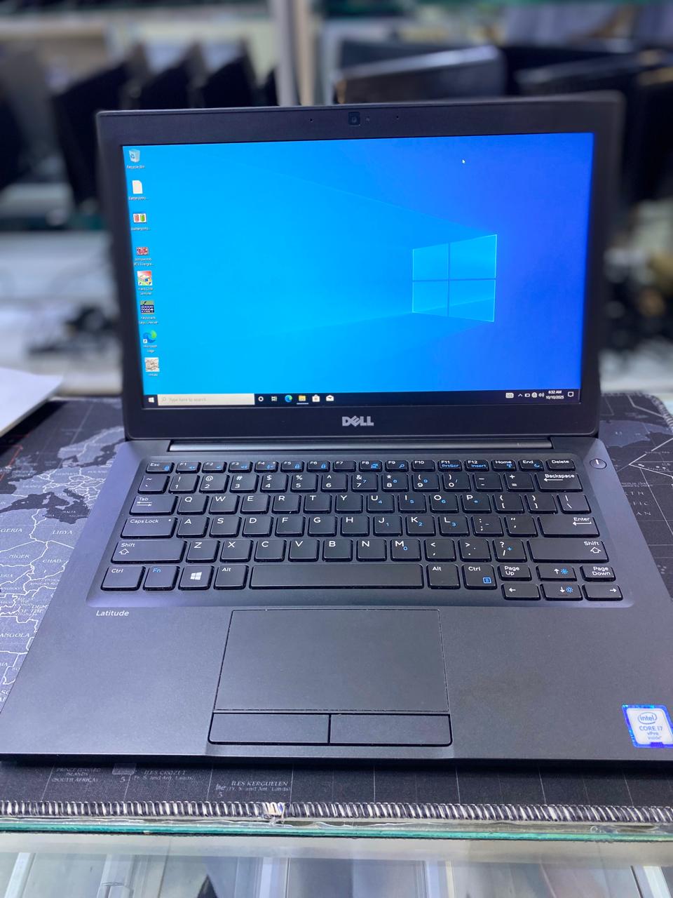 Dell latitude 7280 Intel Core i7 6th generation 8GB RAM & 256 GB SSD Storage with backlight keyboard
with 2.60 GHZ with 2 Cores and 4 logical processor
