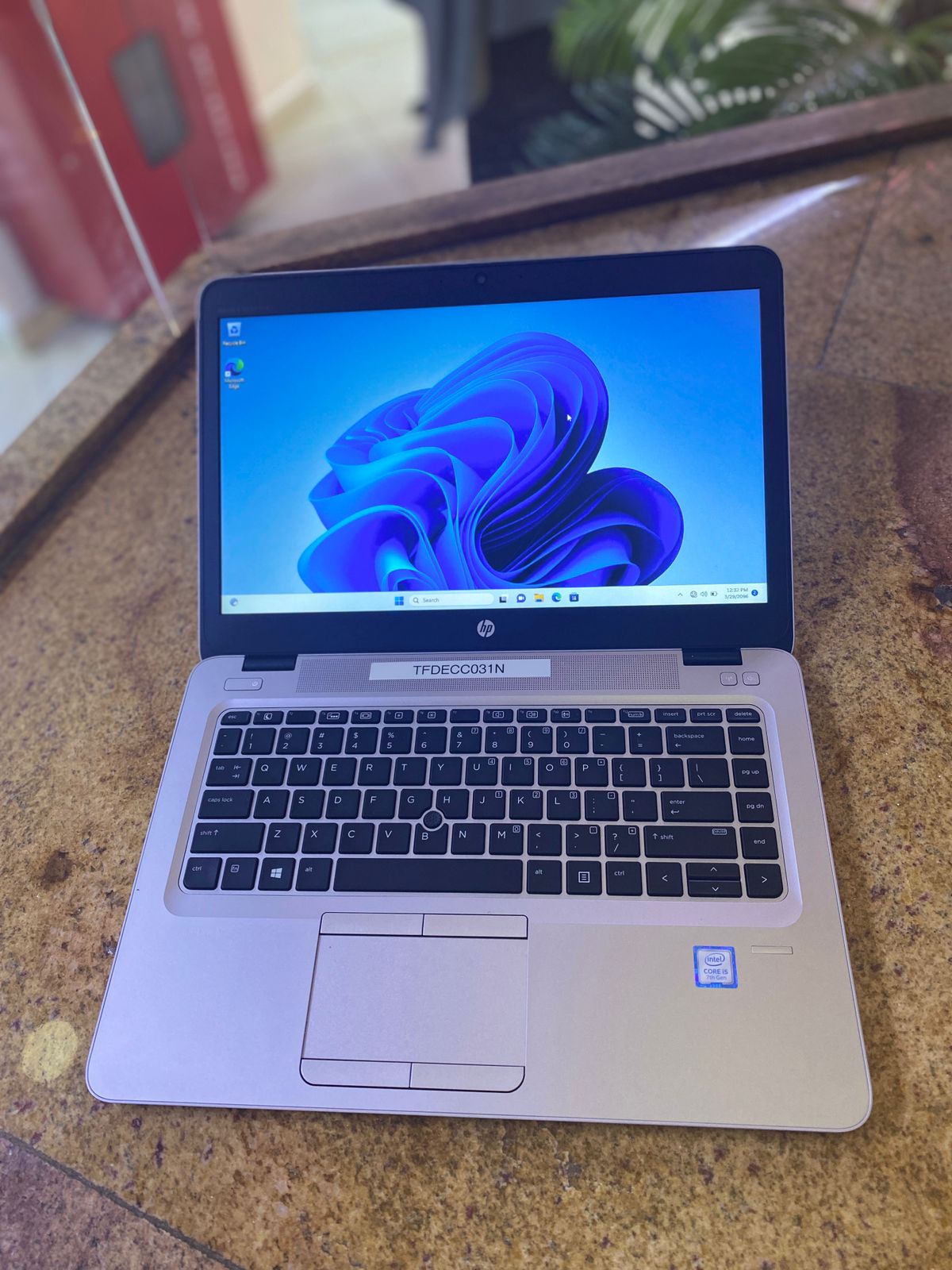 Hp 840 G4 Core i5 7th generation 14 inches Screen with backlight keyboard and 8GB RAM & 256 GB SSD Storage with Expandable Ram and SSD Refurbished laptop with warranty