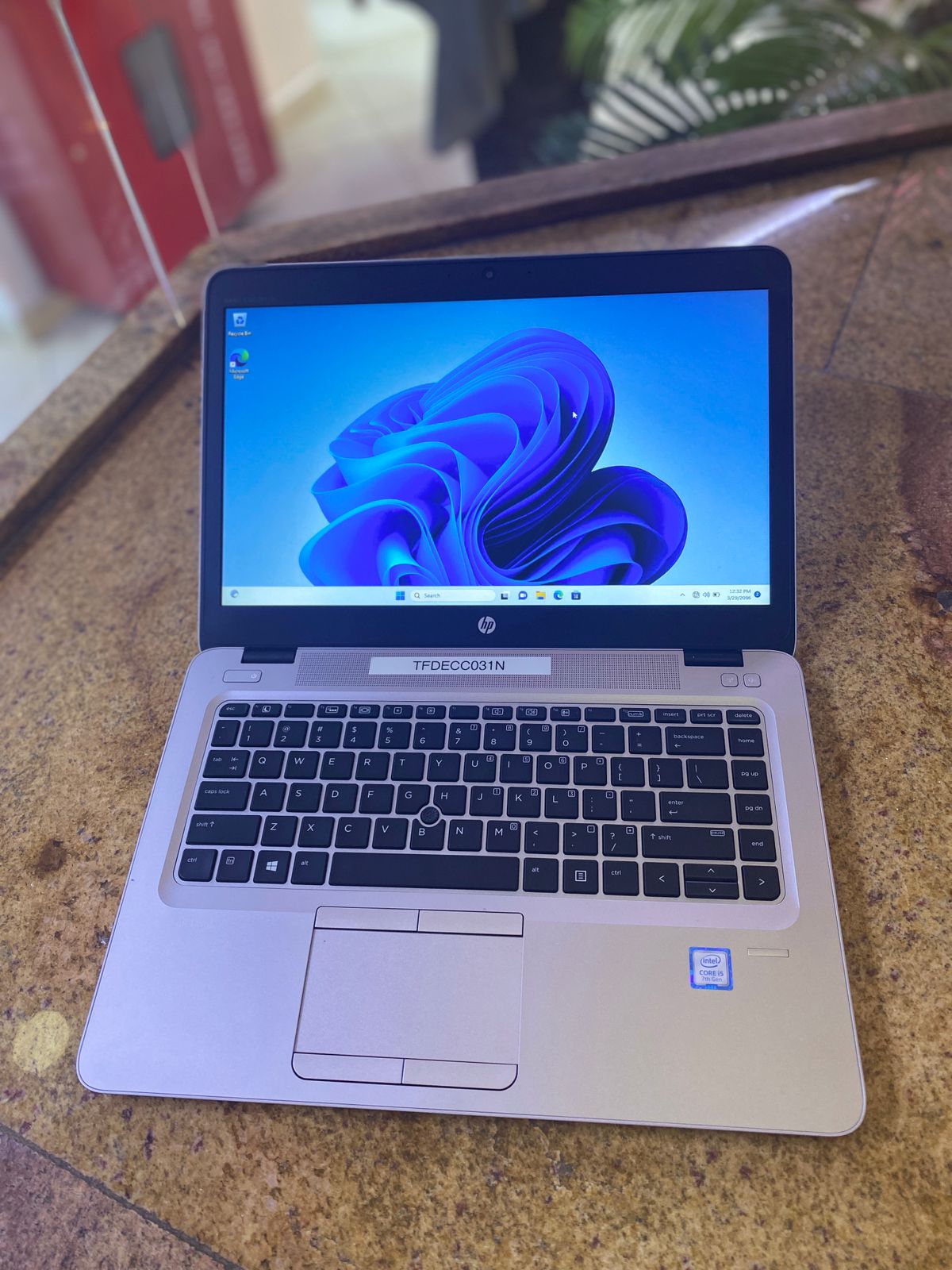 Hp 840 G4 Core i5 7th generation 14 inches Screen with backlight keyboard and 8GB RAM & 256 GB SSD Storage with Expandable Ram and SSD Refurbished laptop with warranty