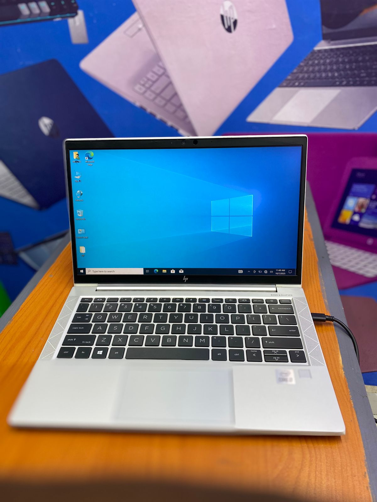 Hp EliteBook 830 G7 Intel Core i7 10th generation Touch Screen Refurbished Laptop 13.3 inches Screen FHD With backlight and fingerprint sensor 16GB RAM & 512 GB SSD Storage BANG & Olufsen Speaker