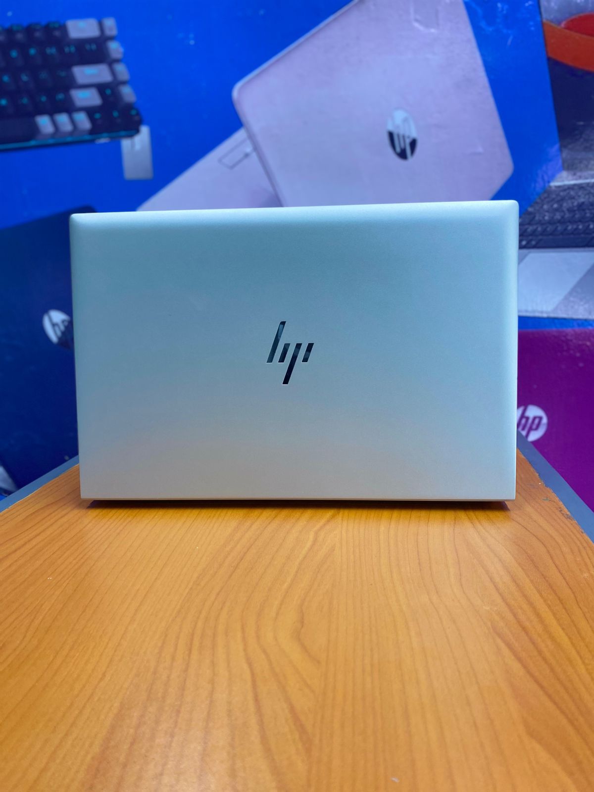 Hp EliteBook 830 G7 Intel Core i5 10th generation Refurbished laptop Touch Screen 13.3 inches FHD DISPLAY BANG & Olufsen Speaker 16GB RAM & 512GB SSD Storage with backlight keyboard