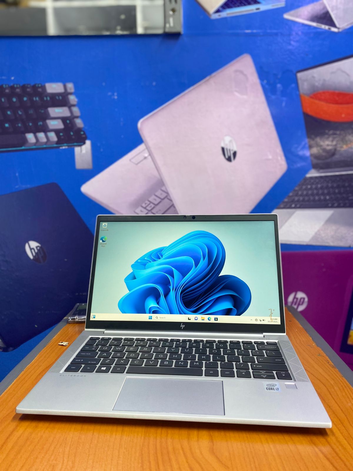 Hp EliteBook 830 G7 Intel Core i5 10th generation Refurbished laptop Touch Screen 13.3 inches FHD DISPLAY BANG & Olufsen Speaker 16GB RAM & 512GB SSD Storage with backlight keyboard