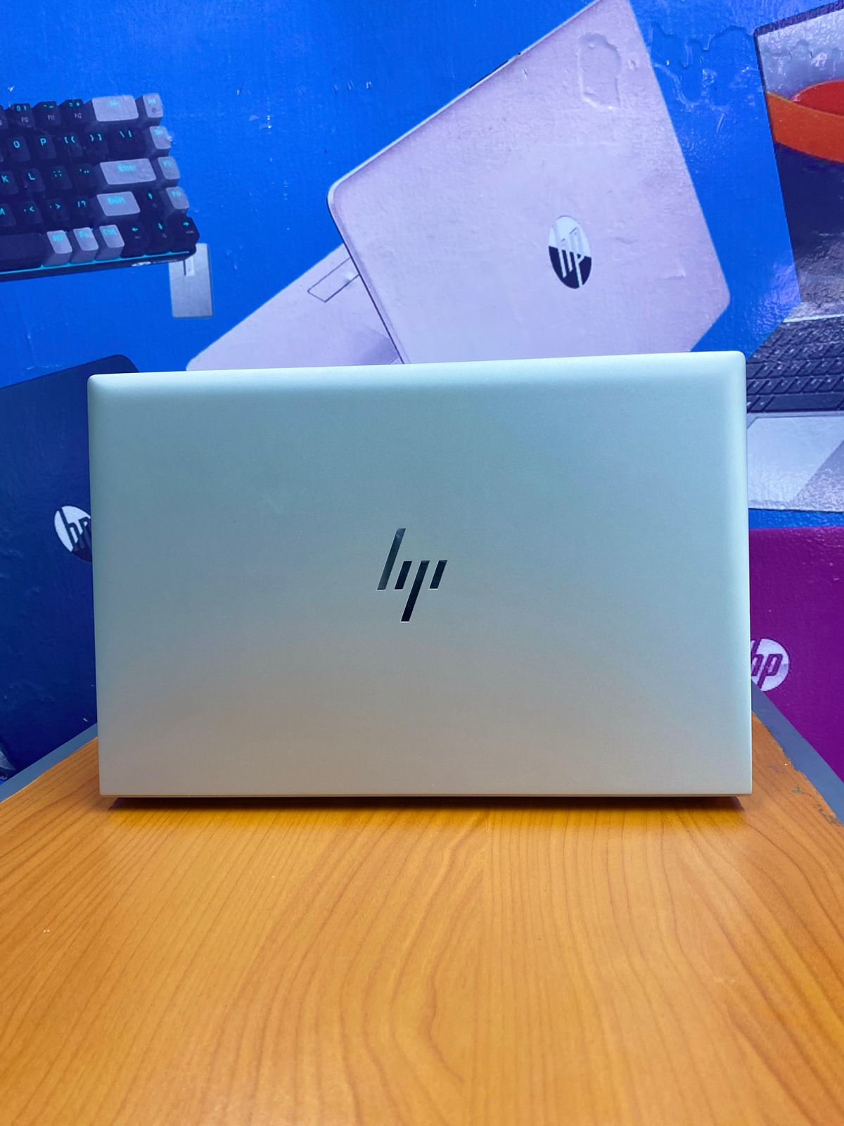 Hp EliteBook 830 G7 Intel Core i5 10th generation Refurbished laptop Touch Screen 13.3 inches FHD DISPLAY BANG & Olufsen Speaker 16GB RAM & 512GB SSD Storage with backlight keyboard