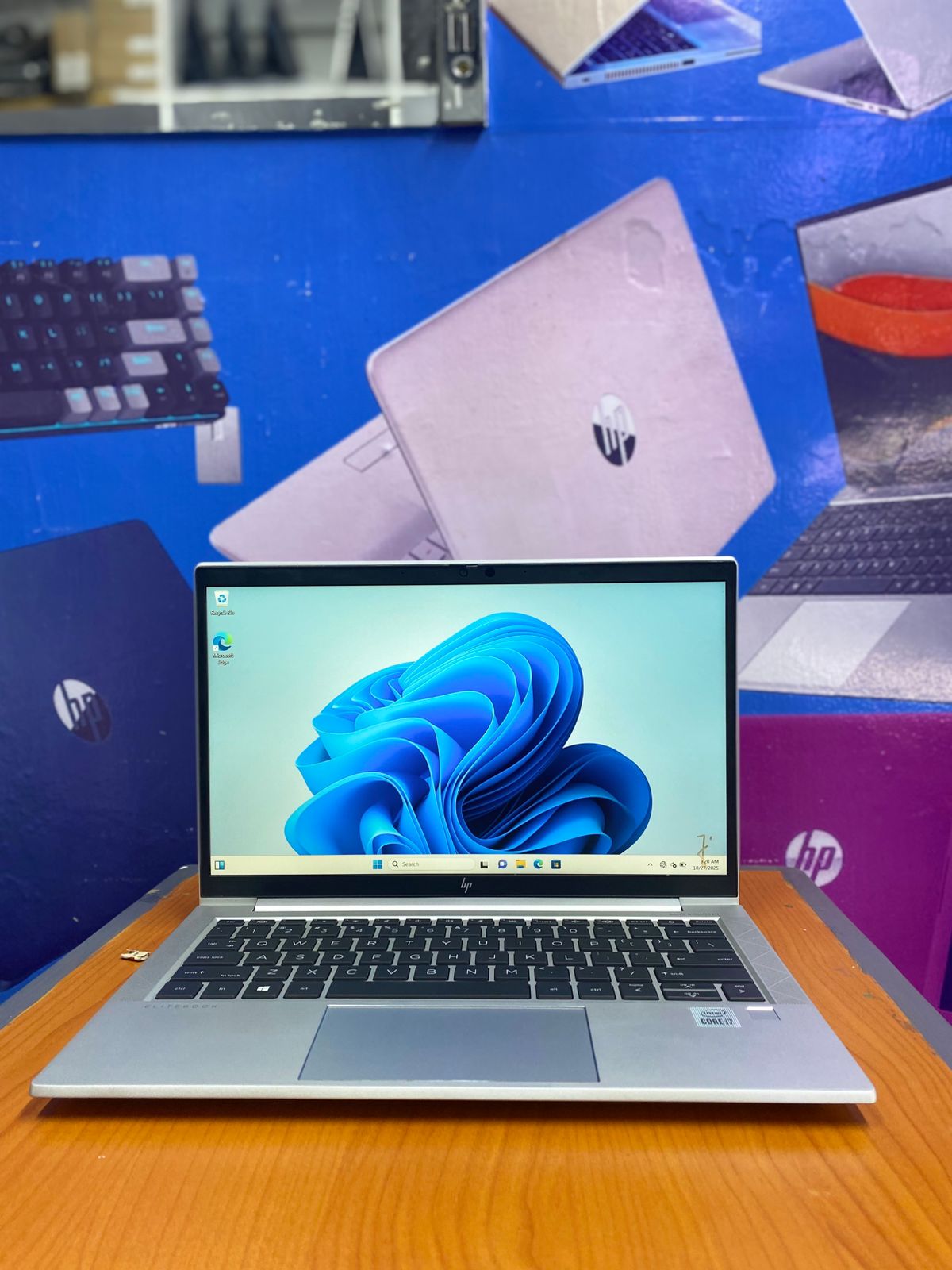 Hp EliteBook 830 G7 Intel Core i5 10th generation Refurbished laptop Touch Screen 13.3 inches FHD DISPLAY BANG & Olufsen Speaker 16GB RAM & 512GB SSD Storage with backlight keyboard