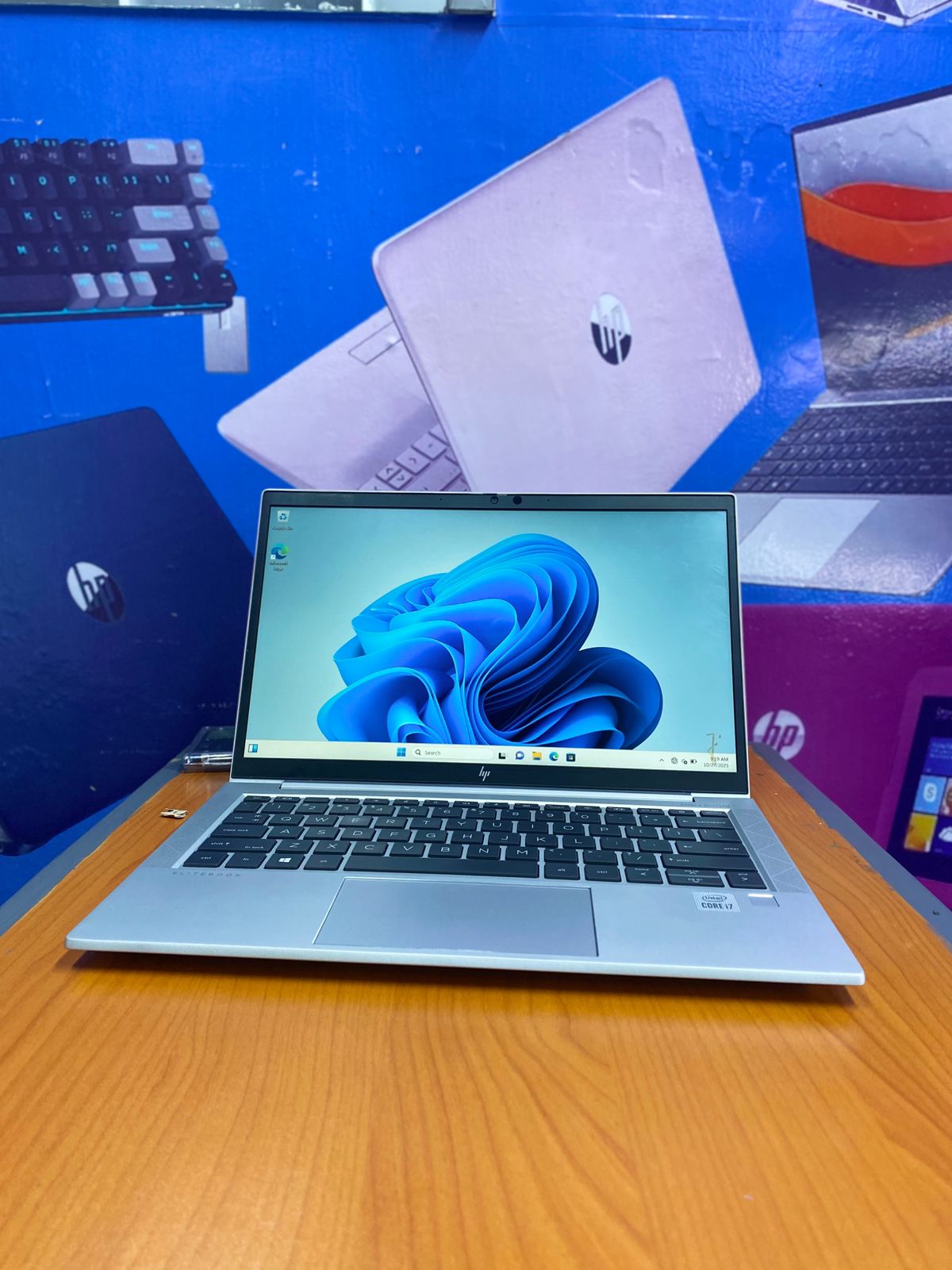 Hp EliteBook 830 G7 Intel Core i5 10th generation Refurbished laptop Touch Screen 13.3 inches FHD DISPLAY BANG & Olufsen Speaker 16GB RAM & 512GB SSD Storage with backlight keyboard