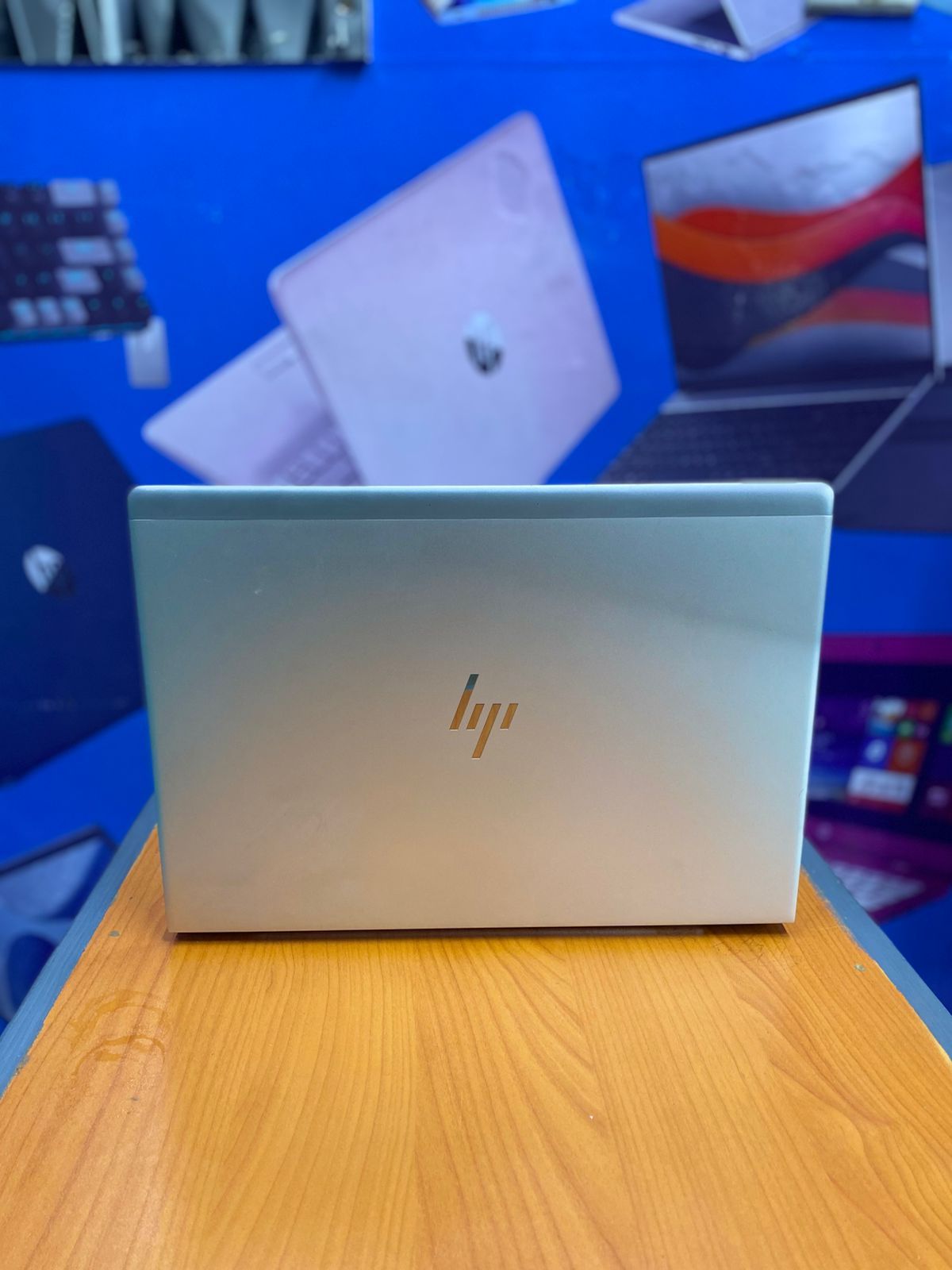 Hp Elite Book 840 G6 Inte Core i7 8th generation Refurbished Laptop Touch Screen 14 INCHES SCREEN WITH 16GB RAM & 512 GB SSD STORAGE WITH BANG & OLUFSEN SPEAKER WITH BACKLIGHT KEYBOARD