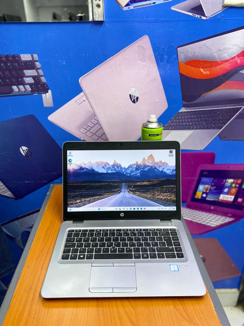 HP ELITEBOOK 840 G4 INTEL CORE I5 7TH GENERATION 14 INCHES SCREEN FHD DISPLAY REFURBISHED LAPTOP 8GB RAM & 256 GB SSD STORAGE WITH BACKLIGHT KEYBOARD (CORES: 2 & LOGICAL PROCESSOR: 4)