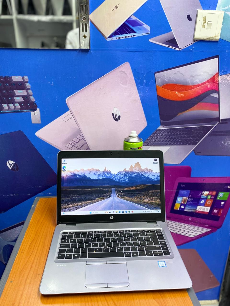 HP ELITEBOOK 840 G4 INTEL CORE I5 7TH GENERATION 14 INCHES SCREEN FHD DISPLAY REFURBISHED LAPTOP 8GB RAM & 256 GB SSD STORAGE WITH BACKLIGHT KEYBOARD (CORES: 2 & LOGICAL PROCESSOR: 4)