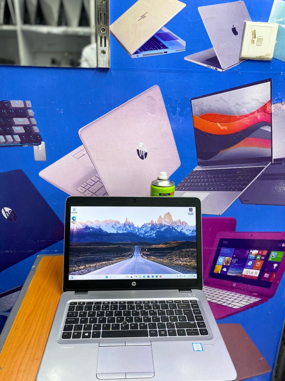 HP ELITEBOOK 840 G4 INTEL CORE I5 7TH GENERATION 14 INCHES SCREEN FHD DISPLAY REFURBISHED LAPTOP 8GB RAM & 256 GB SSD STORAGE WITH BACKLIGHT KEYBOARD (CORES: 2 & LOGICAL PROCESSOR: 4)