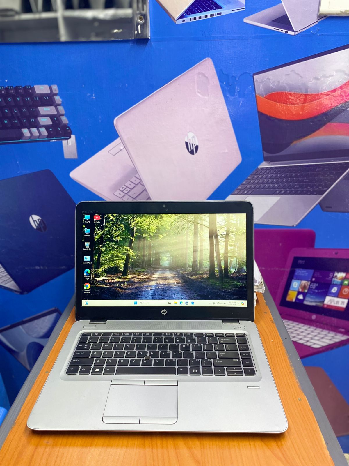 HP ELITEBOOK 840 G4 INTEL CORE I7 6TH GENERATION 14 INCHES SCREEN REFURBISHED LAPTOP 8GB RAM & 256GB SSD STORAGE BACKLIGHT KEYBOARD (WINDOWS 11 + OFFICE 2O24)