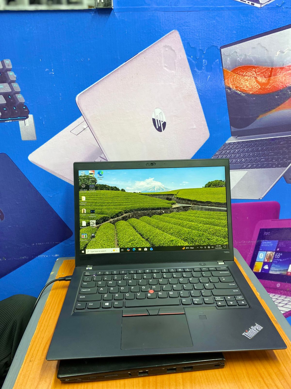 LENOVO THINKPAD T470S INTEL CORE I5 7TH GENERATION REFURBISHED TOUCH SCREEN LAPTOP WITH 8GB RAM & 256 GB SSD STORAGE WITH BACKLIGHT KEYBOARD AND FINGERPRINT SENSOR