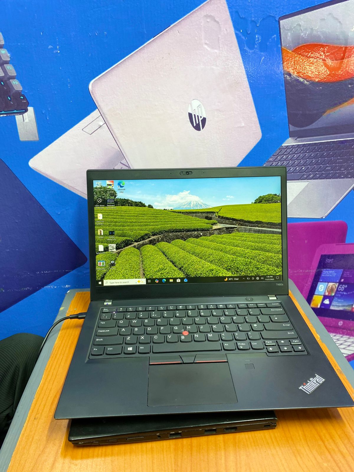 LENOVO THINKPAD T470S INTEL CORE I5 7TH GENERATION REFURBISHED TOUCH SCREEN LAPTOP WITH 8GB RAM & 256 GB SSD STORAGE WITH BACKLIGHT KEYBOARD AND FINGERPRINT SENSOR