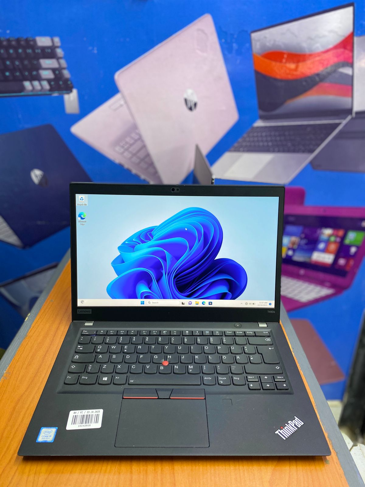 LENOVO THINKPAD T490S INTEL CORE I7 8TH GENERATION 14 INCHES SCREEN FHD DISPLAY 16GB RAM & 512 GB SSD STORAGE REFURBISHED LAPTOP WITH FINGERPRINT SENSOR