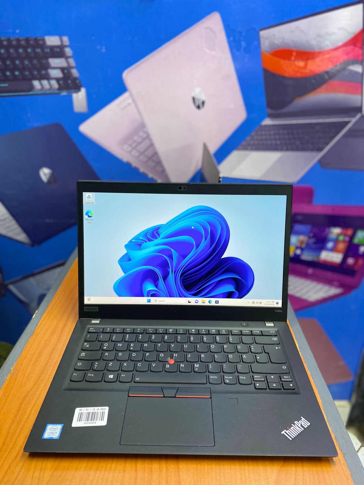 LENOVO THINKPAD T490S INTEL CORE I7 8TH GENERATION 14 INCHES SCREEN FHD DISPLAY 16GB RAM & 512 GB SSD STORAGE REFURBISHED LAPTOP WITH FINGERPRINT SENSOR