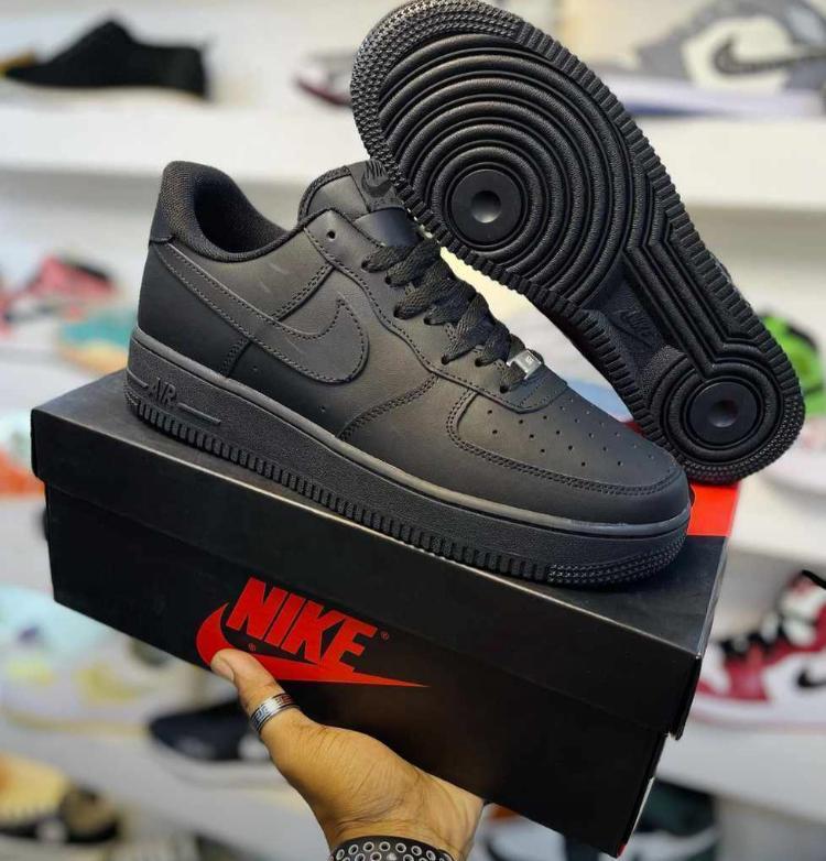 New💫💫💫 High Quality AF1 Airforce Breathable Sneakers🔥🔥🔥🔥🔥Black and white