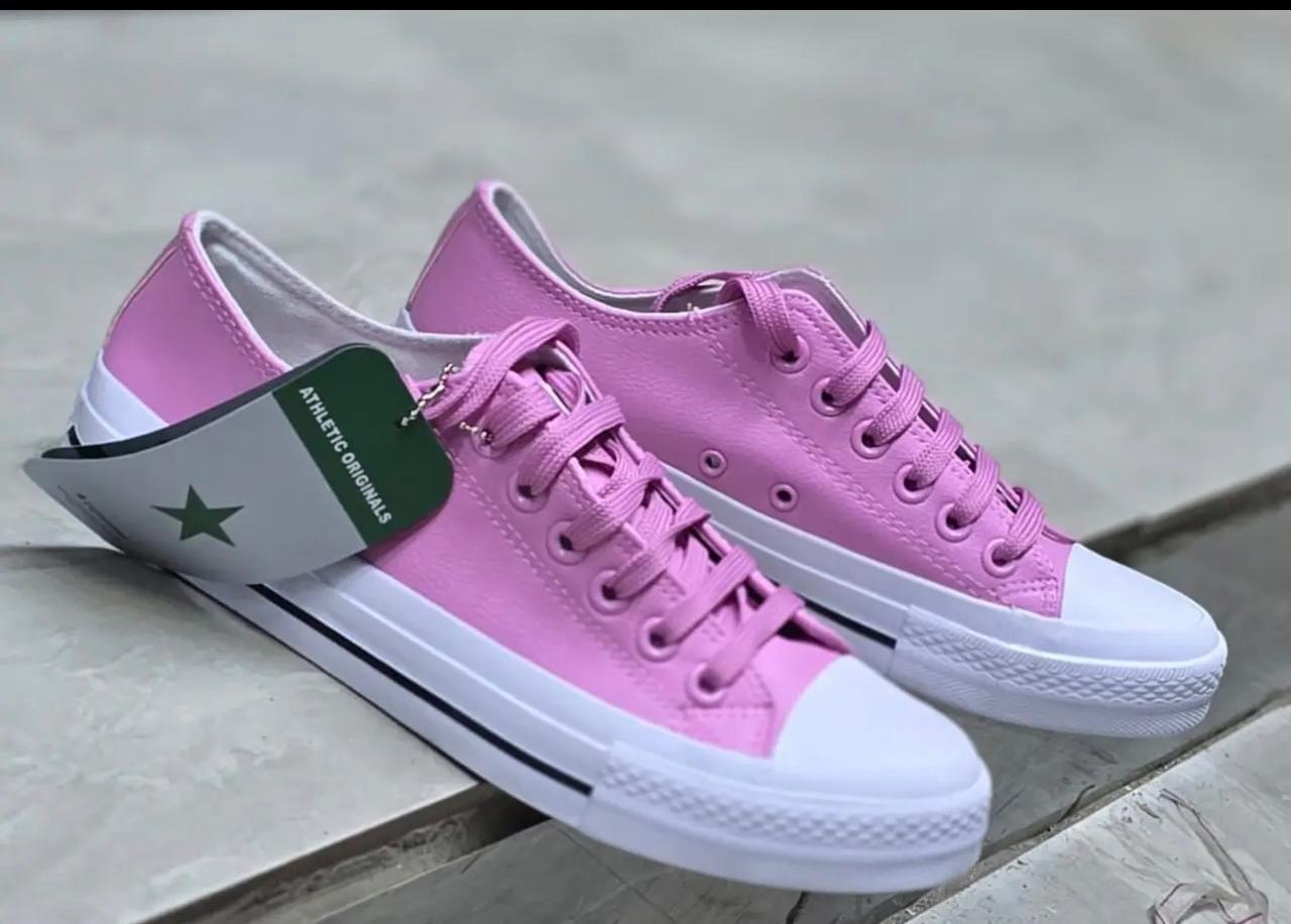 Converse Classic Leather Sneakers Unisex Casual Lace-Up Shoes Durable Rubber Sole Streetwear Trainers Size 36–45 Comfortable Everyday Fashion Footwear for Men and Women