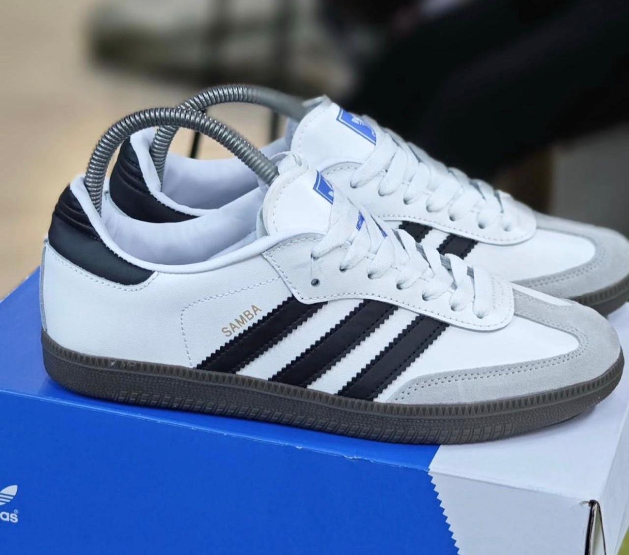 Men’s Casual Sneakers White Black Stripe Trainers – Comfortable Lace-Up Fashion Shoes, Lightweight Breathable Street Style Sneakers with Rubber Sole for Daily Wear, Campus, Travel & Sports -