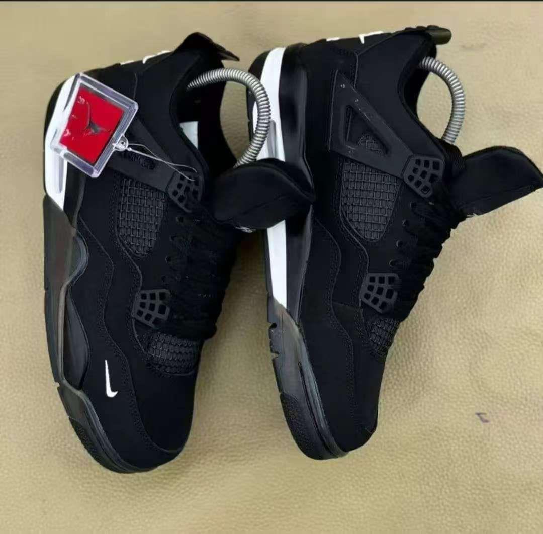 Stylish Men’s High-Top Basketball Sneakers Black – Stylish Lace-Up Athletic Trainers with Cushioned Air Sole, Breathable Mesh Upper and Durable Rubber Outsole for Sports, Gym Training, Street Fashion