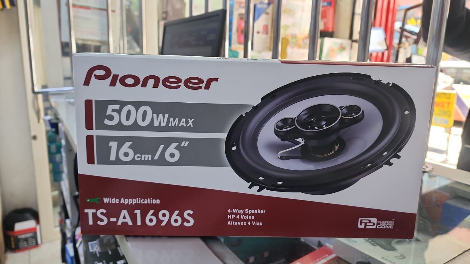 Pioneer TS-A1696S 4-Way Speaker.
It is a 6-inch car audio speaker with a maximum power output of 500W. 
The speaker has a sensitivity of 92dB and an impedance of 4 ohms. 
It is designed for car audio
