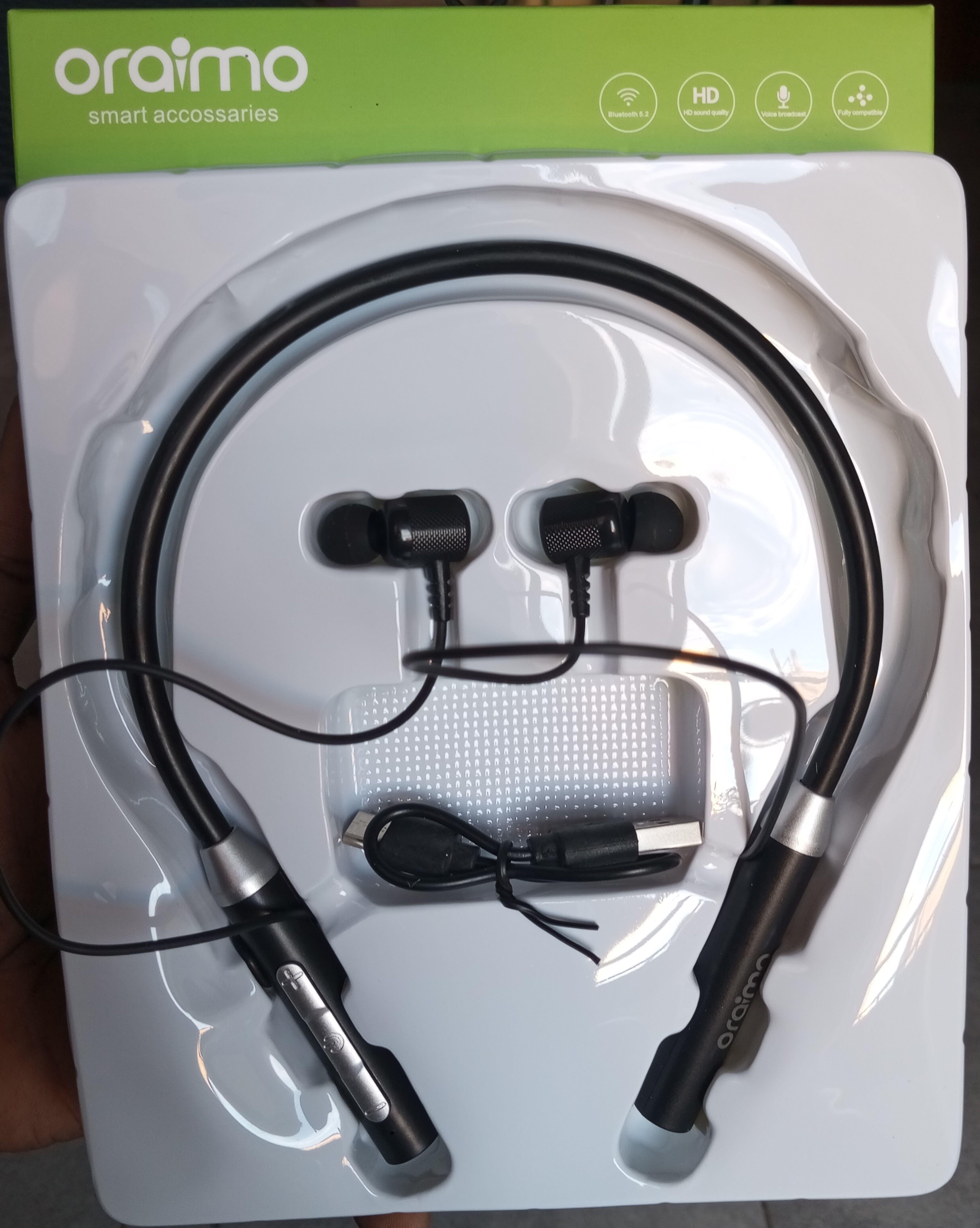 Oraimo HD Sound Wireless Earphones, Flexible Neckband, Powerful Bass, Clear calls, button controls
