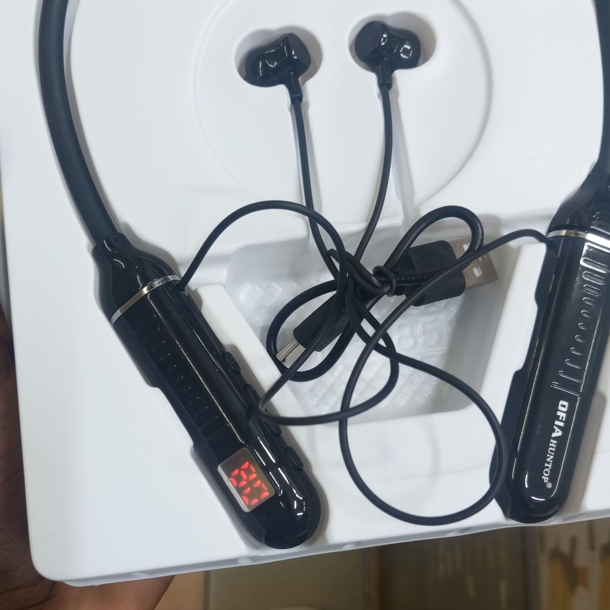 OFIA Huntop HT-085 Wireless Neckband Earphones – 200H Standby, 500mAh, LED Display