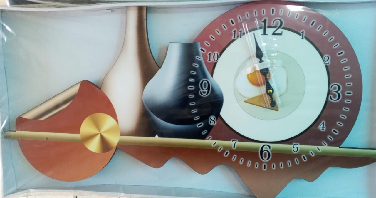 🪵80x40cm Decor wall clock 2647 now available in 22 elegant design options @Ksh 4150 per set wholesale price💌