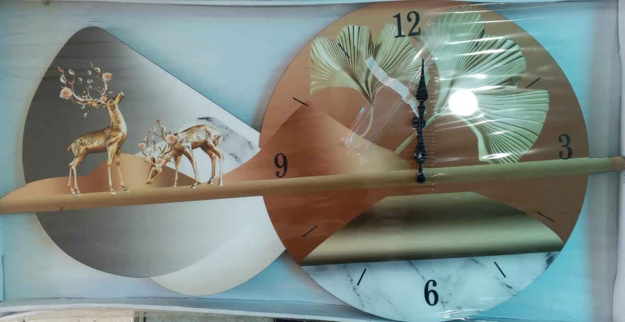 🪵80x40cm Decor wall clock 2647 now available in 22 elegant design options @Ksh 4150 per set wholesale price💌