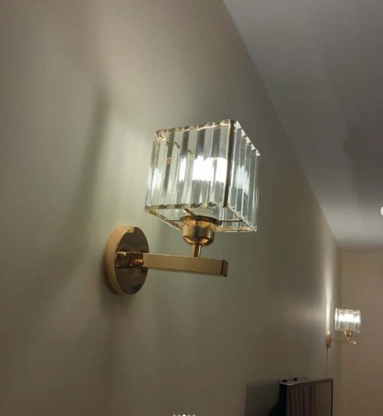 Dive Glass wall bracket