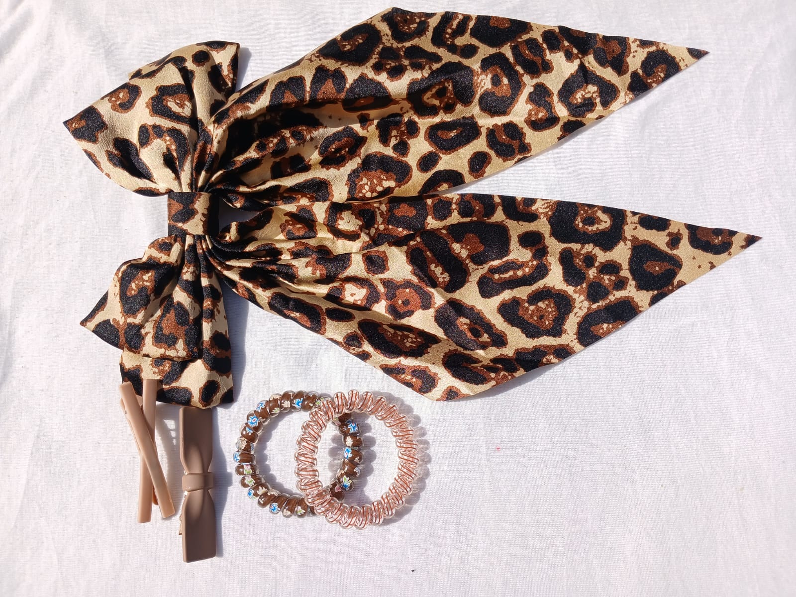 5-in-1 Leopard Print Hair Accessory Set – Elegant Bow, Clips & Spiral Hair Ties,Upgrade your hair game