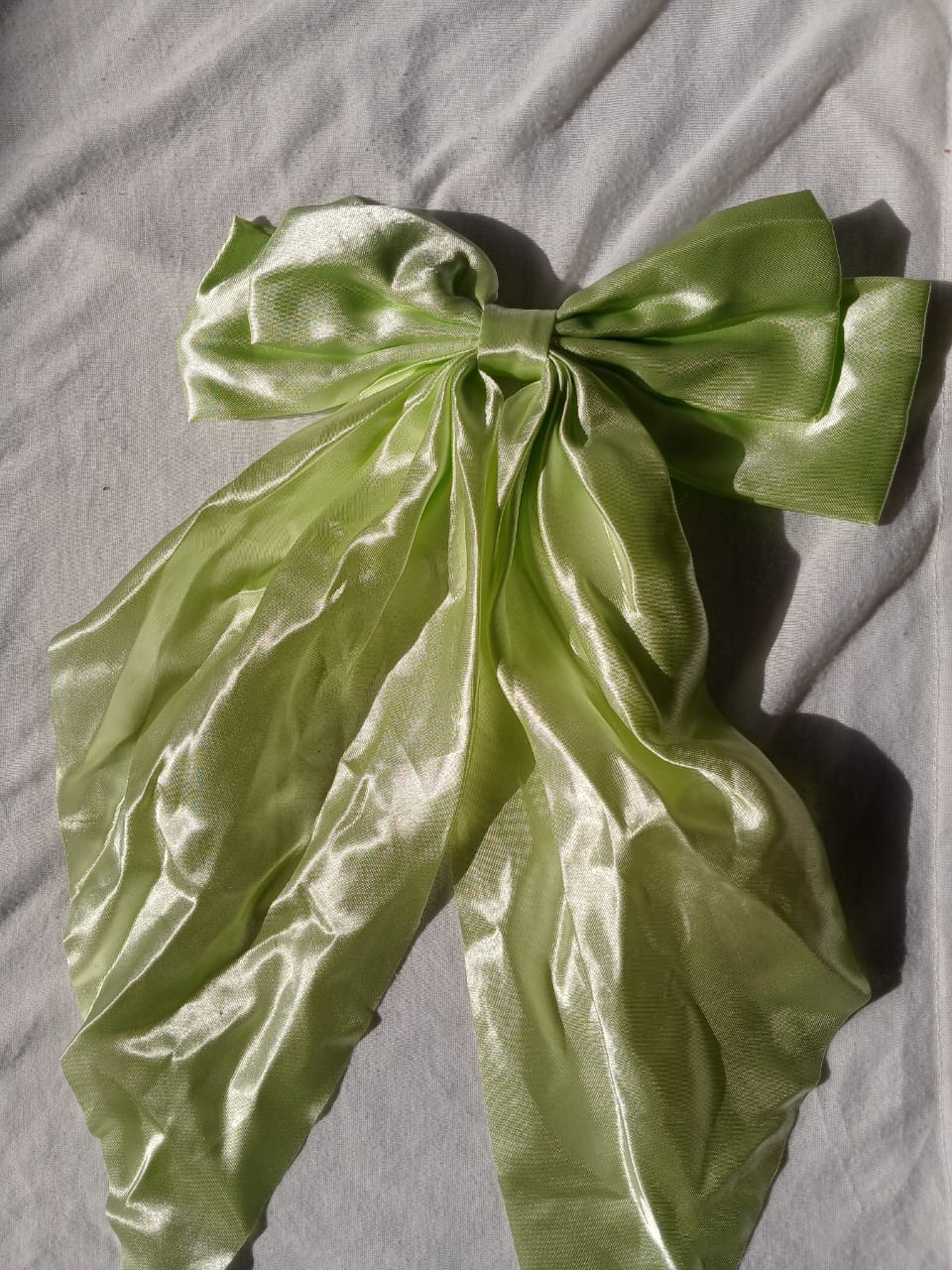 Elegant Large Light Green Satin Bow Hair Clip for Women & Girls – Stylish Shiny Hair Accessory for All Occasions