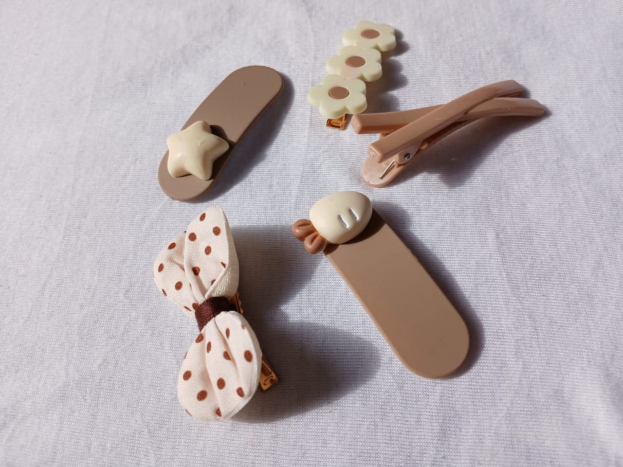 3PCS Cute Neutral Hair Clip Set for Girls – Korean Style Matte Barrettes with Bunny, Bow & Heart Designs