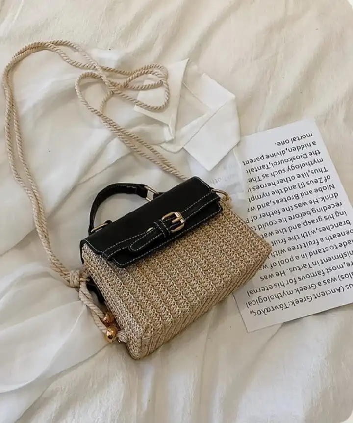 🔥 Luxury Mini Woven Straw Crossbody Bag – Elegant Summer Beach Handbag with Leather Flap 👜✨