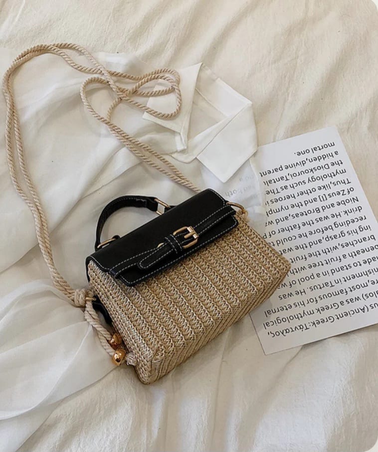 🔥 Luxury Mini Woven Straw Crossbody Bag – Elegant Summer Beach Handbag with Leather Flap 👜✨