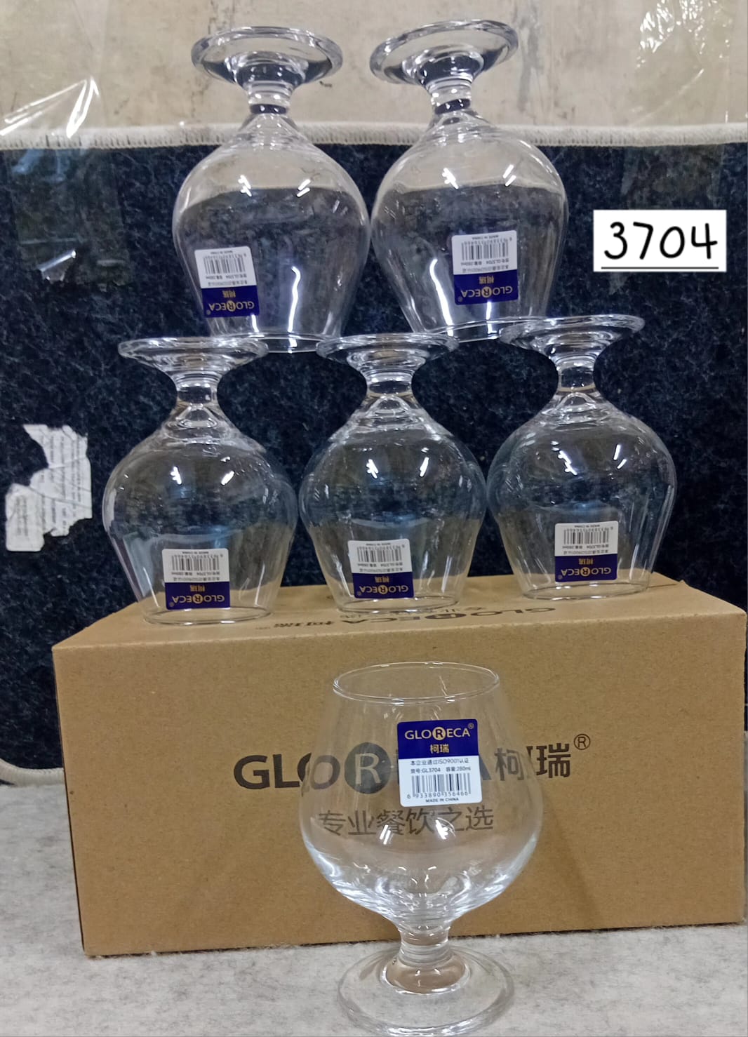 6PCS WINE GLASSES SET ✨🍷
Elevate your dining or celebration experience with this elegant 6-piece wine glass set 🥂
Perfect for dinners, parties, or gifting, designed to enhance the aroma and taste of