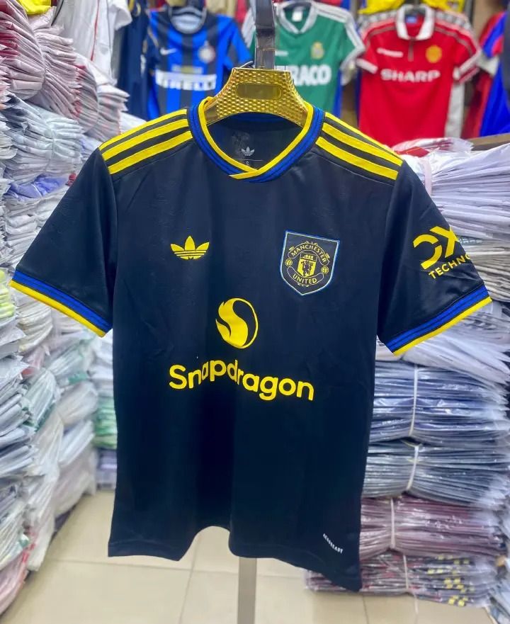 🖤 New Arrival! Manchester United 25/26 Black Away Jersey – Premium Football Fan Shirt – Short Sleeve Breathable Sports Top