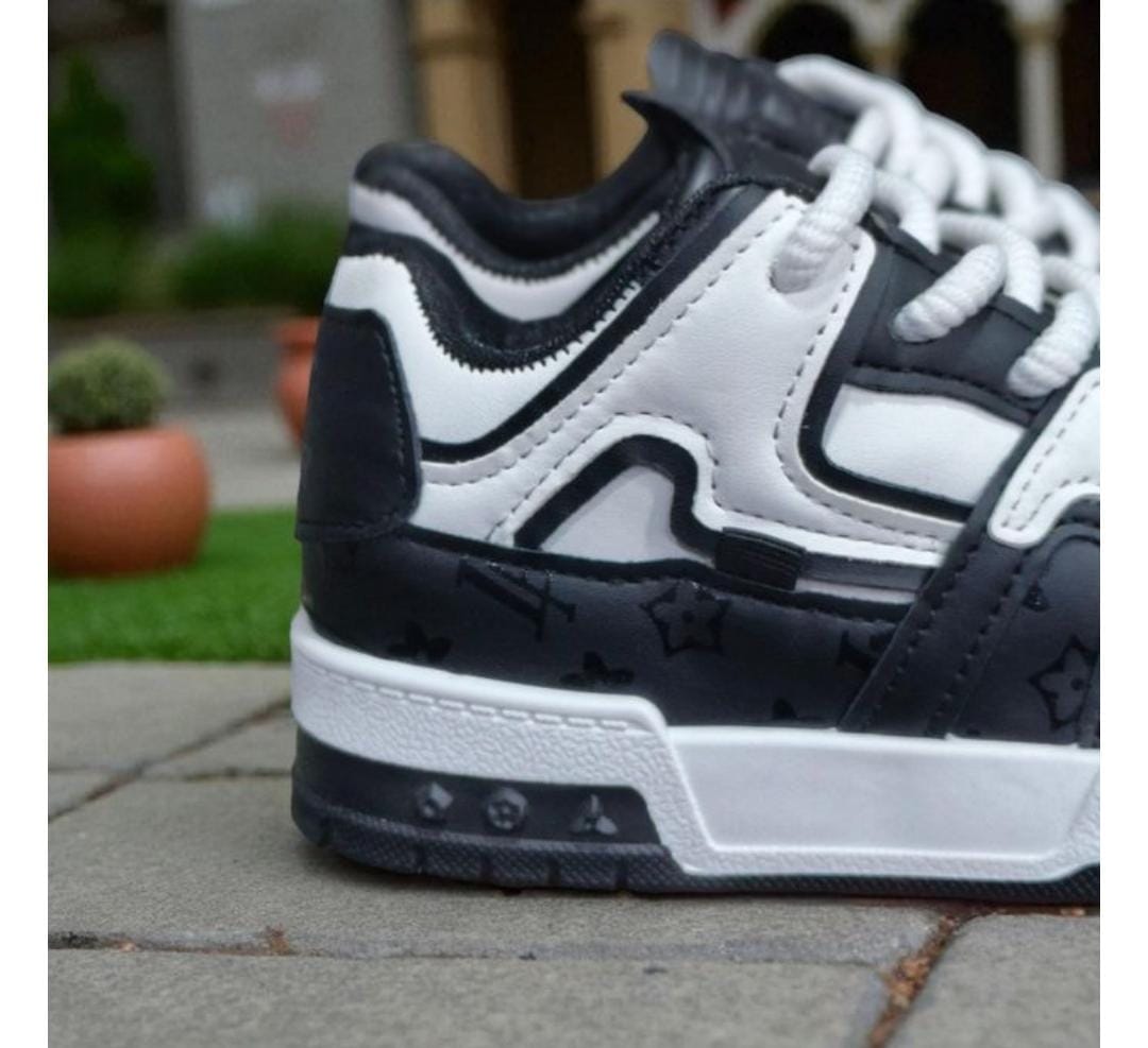 Kids fashion sneakers