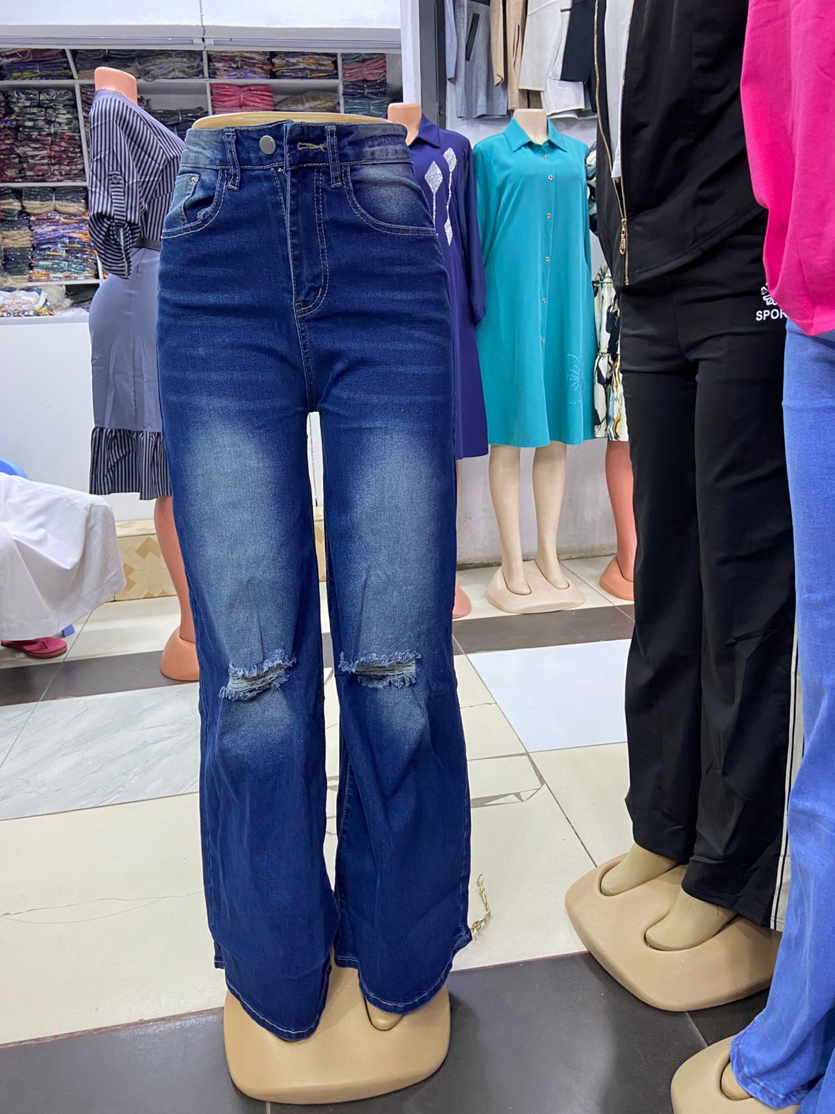 Women’s Mummy Jeans with One Knee Cut