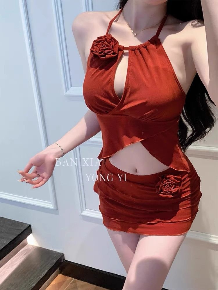 Exquisite split swimsuit, women's red flower high beauty new style, hanging neck, strapless, bare back, pure desire, small chest, beach vacation, hot spring
