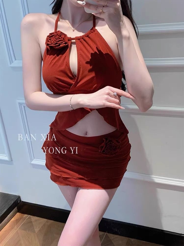 Exquisite split swimsuit, women's red flower high beauty new style, hanging neck, strapless, bare back, pure desire, small chest, beach vacation, hot spring