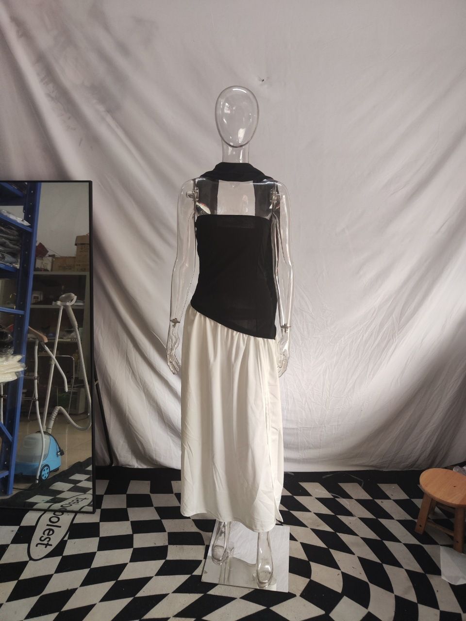 Cross border summer new European and American women's black and white contrasting scarf temperament sexy off shoulder split dress wholesale