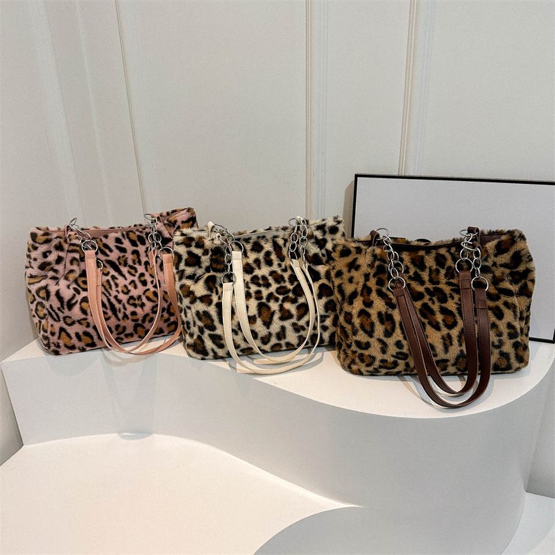 Simplified large capacity bag 2024 new trendy leopard print plush tote bag atmospheric plush shoulder bag women's bag pink AS PICTURE