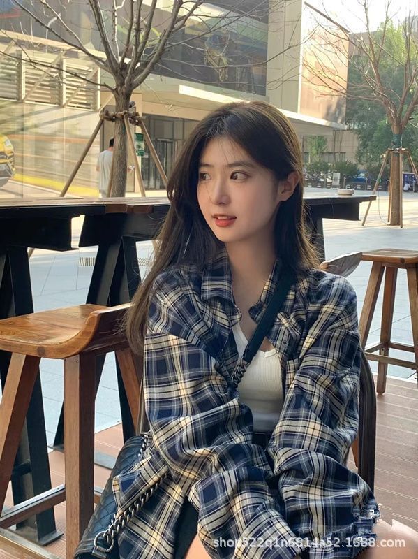 Checkered shirt for women in spring and autumn, thin, loose, lazy, retro autumn style, long sleeved shirt, small jacket, top wholesale navy blue S