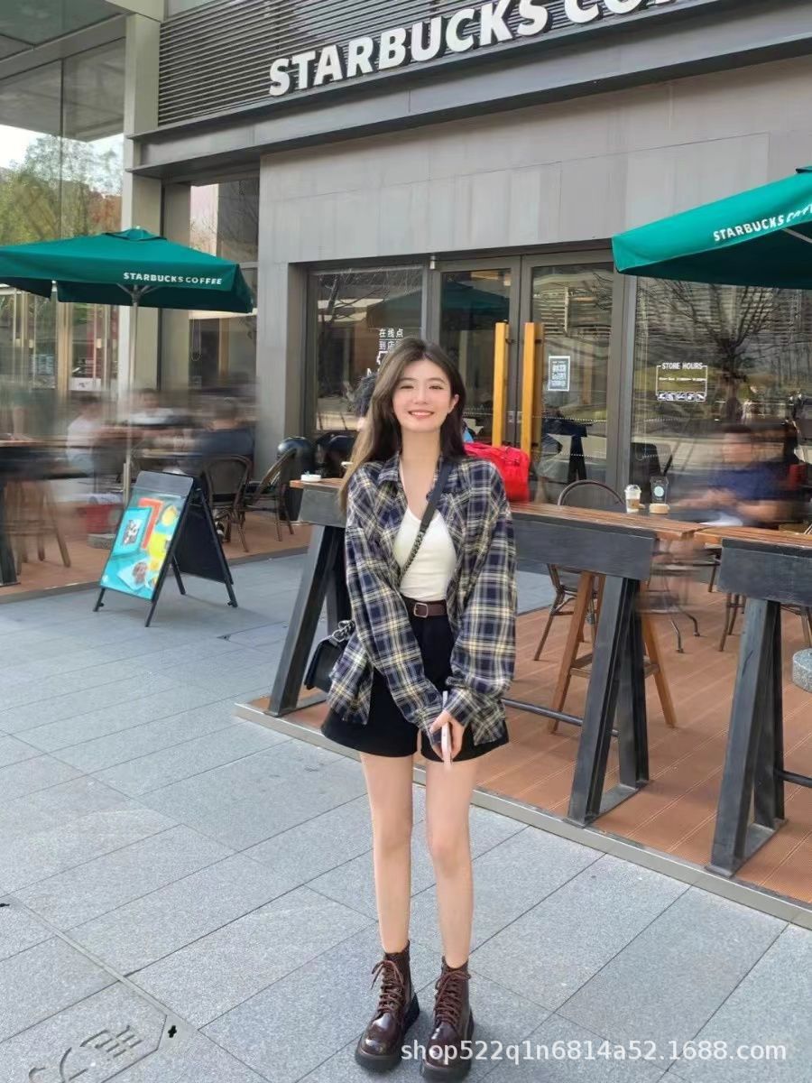 Checkered shirt for women in spring and autumn, thin, loose, lazy, retro autumn style, long sleeved shirt, small jacket, top wholesale navy blue S