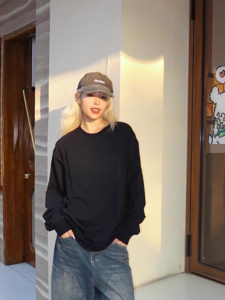 2025 Fresh Autumn Hong Kong style round neck hoodie, women's long sleeved T-shirt, thin solid color top, printed street vendor source Style_1 S